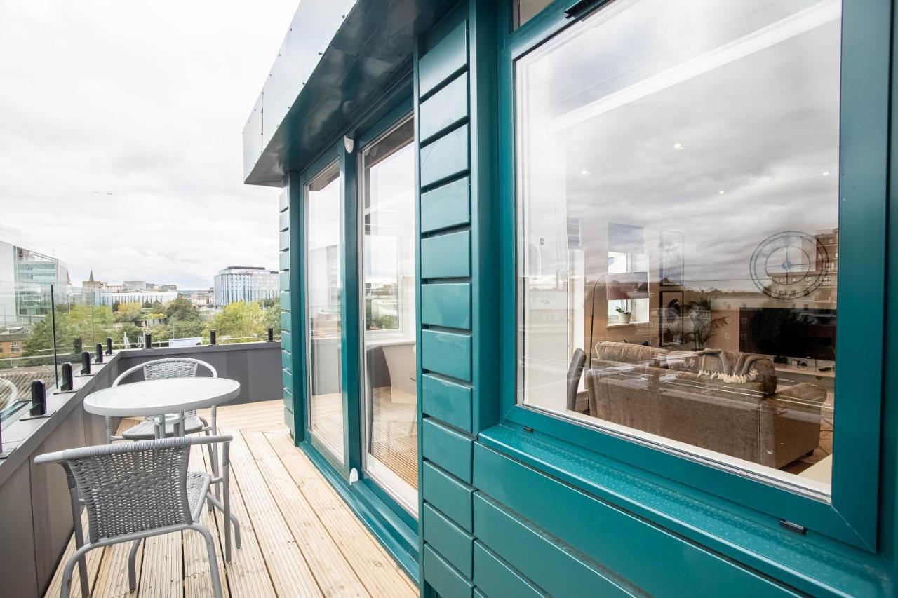 Two Bed Flat With Wrap Around Terrace Near Legoland, Windsor, Tube Station Apartment Slough Luaran gambar